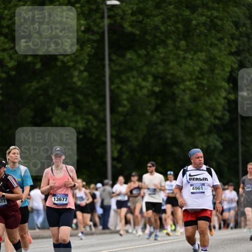 29.06.2025 - hella hamburg halbmarathon Dr. Thomas Lammeyer http://msf.ph/oto/8443069 29.06.2025 10:57:30 Kennedybrücke 2291, 2420, 2983, 4595, 7032, 7039, 7511, 7690, 7890, 9368, 10080, 10417, 10490, 10568, 10879, 10981, 11268 meine-sportfotos.de