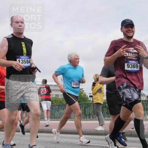 29.06.2025 - hella hamburg halbmarathon Luisa Fischer http://msf.ph/oto/8443071 29.06.2025 10:24:52 Kennedybrücke 13584, 2353, 23, 18851, 9369, 1072, 1191, 1250, 1958, 2315, 2353, 2529, 2815, 2841, 3606, 3770, 4697, 5122, 5412, 5759, 6103, 7075, 8286, 8959, 9326, 9369, 9483, 9532, 10019, 10125, 10374, 10787 meine-sportfotos.de