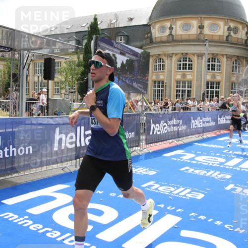29.06.2025 - hella hamburg halbmarathon Michael Strokosch http://msf.ph/oto/8443072 29.06.2025 10:25:17 Ziel 8376, 11994, 13913, 14113, 16484 meine-sportfotos.de