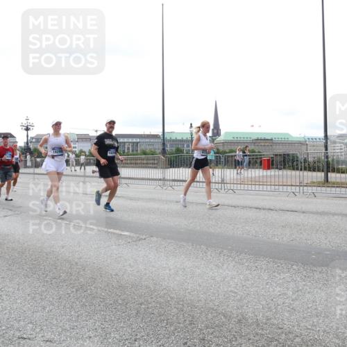 29.06.2025 - hella hamburg halbmarathon Lena Gebhardt http://msf.ph/oto/8443075 29.06.2025 10:29:39 Lombardsbrücke 11269, 18299, 1829, 1063, 1230, 1661, 1694, 2302, 2699, 3179, 3311, 3524, 4349, 4373, 4395, 4580, 5350, 6285, 6725, 7449, 7517, 7832, 8388, 8812, 8941, 9095, 9714, 9937, 10198, 10322, 10641, 10808, 10996, 11249, 11269, 11376, 11444, 11634, 11792, 11803, 11989, 12086, 12216, 12227, 12305, 12958, 13031, 13090, 13382, 13810, 14644, 15266, 16306, 16659, 16662, 16673, 16676, 17496, 17529, 17945, 18298, 18299, 18385, 18414 meine-sportfotos.de