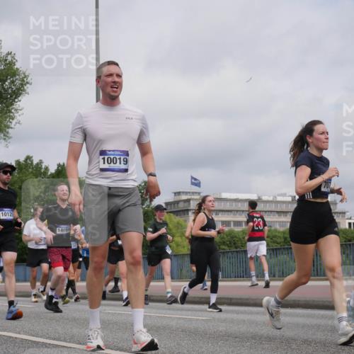 29.06.2025 - hella hamburg halbmarathon Luisa Fischer http://msf.ph/oto/8443103 29.06.2025 10:24:54 Kennedybrücke 10125, 14059, 10019, 23, 1072, 1191, 1250, 1958, 2315, 2353, 2529, 2815, 2841, 3606, 3770, 3826, 4046, 5122, 5412, 5641, 5759, 6103, 7075, 7672, 8959, 9326, 9369, 9483, 9532, 10019, 10125, 10787 meine-sportfotos.de