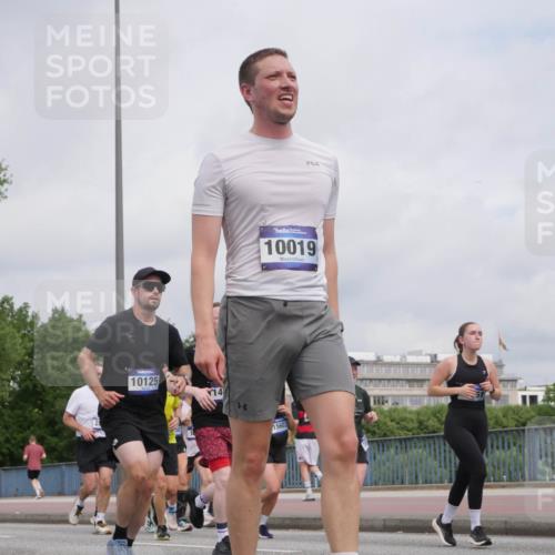 29.06.2025 - hella hamburg halbmarathon Luisa Fischer http://msf.ph/oto/8443119 29.06.2025 10:24:54 Kennedybrücke 12041, 10125, 14, 10019, 15603, 1072, 1191, 1250, 1958, 2315, 2353, 2529, 2815, 2841, 3606, 3770, 3826, 4046, 5122, 5412, 5641, 5759, 6103, 7075, 7672, 8959, 9326, 9369, 9483, 9532, 10019, 10125, 10787 meine-sportfotos.de