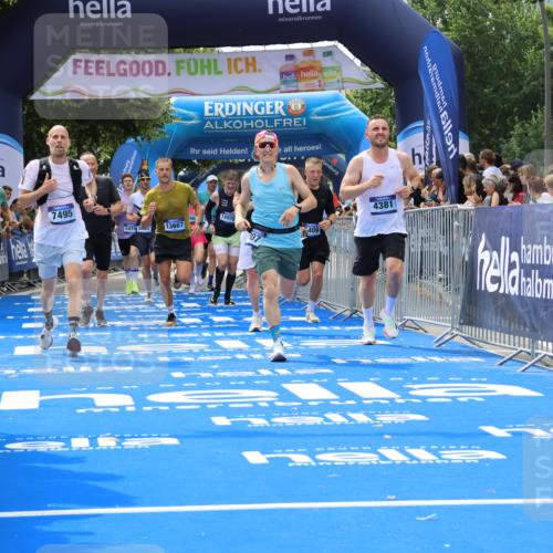 29.06.2025 - hella hamburg halbmarathon Strokosch-Dieckow http://msf.ph/oto/8443121 29.06.2025 10:40:08 Ziel 2826, 3547, 4381, 5007, 5050, 5409, 5410, 5508, 5803, 5916, 6080, 7495, 8465, 8933, 10968, 11731, 12091, 12704, 13514, 13667, 14699, 15424, 17973, 18614, 18979 meine-sportfotos.de