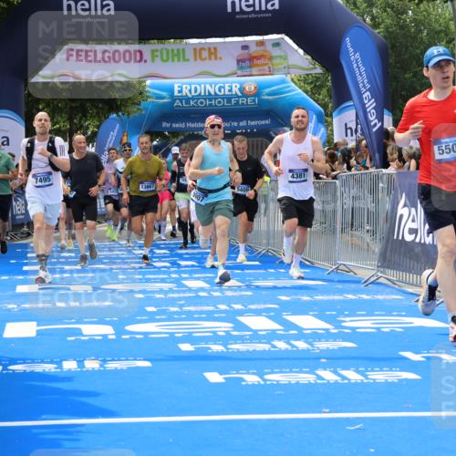 29.06.2025 - hella hamburg halbmarathon Strokosch-Dieckow http://msf.ph/oto/8443141 29.06.2025 10:40:08 Ziel 2826, 3547, 4381, 5007, 5050, 5409, 5410, 5508, 5803, 5916, 6080, 7495, 8465, 8933, 10968, 11731, 12091, 12704, 13514, 13667, 14699, 15424, 17973, 18614, 18979 meine-sportfotos.de
