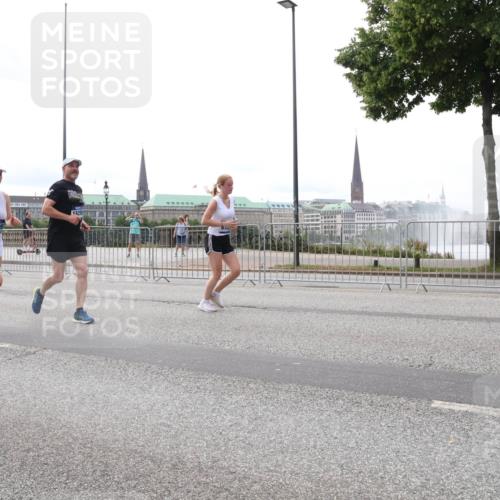 29.06.2025 - hella hamburg halbmarathon Lena Gebhardt http://msf.ph/oto/8443150 29.06.2025 10:29:39 Lombardsbrücke 1829, 1829, 1063, 1230, 1661, 1694, 2302, 2699, 3179, 3311, 3524, 4349, 4373, 4395, 4580, 5350, 6285, 6725, 7449, 7517, 7832, 8388, 8812, 8941, 9095, 9714, 9937, 10198, 10322, 10641, 10808, 10996, 11249, 11269, 11376, 11444, 11634, 11792, 11803, 11989, 12086, 12216, 12227, 12305, 12958, 13031, 13090, 13382, 13810, 14644, 15266, 16306, 16659, 16662, 16673, 16676, 17496, 17529, 17945, 18298, 18299, 18385, 18414 meine-sportfotos.de