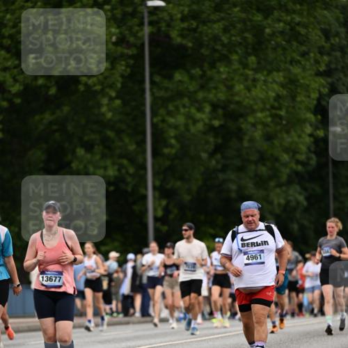 29.06.2025 - hella hamburg halbmarathon Dr. Thomas Lammeyer http://msf.ph/oto/8443151 29.06.2025 10:57:31 Kennedybrücke 2291, 2420, 2983, 4595, 6044, 7032, 7039, 7690, 7890, 8414, 9368, 10080, 10417, 10490, 10568, 10879, 10981, 11268 meine-sportfotos.de
