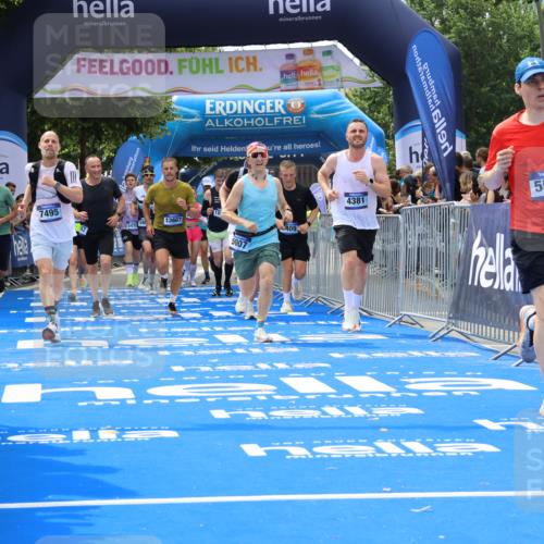 29.06.2025 - hella hamburg halbmarathon Strokosch-Dieckow http://msf.ph/oto/8443167 29.06.2025 10:40:08 Ziel 2826, 3547, 4381, 5007, 5050, 5409, 5410, 5508, 5803, 5916, 6080, 7495, 8465, 8933, 10968, 11731, 12091, 12704, 13514, 13667, 14699, 15424, 17973, 18614, 18979 meine-sportfotos.de