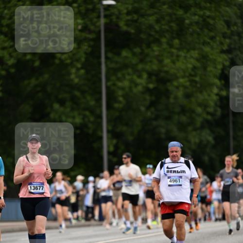 29.06.2025 - hella hamburg halbmarathon Dr. Thomas Lammeyer http://msf.ph/oto/8443168 29.06.2025 10:57:31 Kennedybrücke 2291, 2420, 2983, 4595, 6044, 7032, 7039, 7690, 7890, 8414, 9368, 10080, 10417, 10490, 10568, 10879, 10981, 11268 meine-sportfotos.de