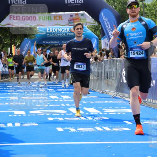 29.06.2025 - hella hamburg halbmarathon Strokosch-Dieckow http://msf.ph/oto/8443193 29.06.2025 10:40:06 Ziel 2826, 3547, 4381, 5007, 5050, 5409, 5410, 5508, 5916, 6080, 7495, 8465, 8933, 10968, 11731, 12091, 12704, 13514, 13667, 15424, 17973, 18979 meine-sportfotos.de