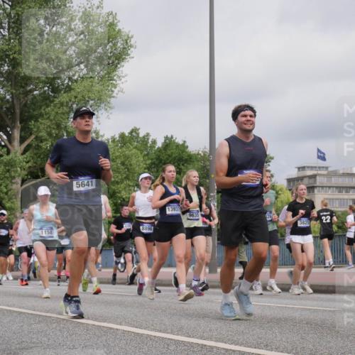 29.06.2025 - hella hamburg halbmarathon Luisa Fischer http://msf.ph/oto/8443213 29.06.2025 10:25:01 Kennedybrücke 10921, 9002, 1158, 1843, 5641, 4289, 8896, 13937, 9635, 826, 3825, 22, 1142, 1072, 1158, 1191, 1250, 1668, 1958, 2529, 2815, 2841, 3606, 3825, 3826, 4046, 4289, 5412, 5641, 6103, 7375, 7612, 7672, 8860, 8896, 8959, 9002, 9062, 9326, 9483, 9635, 10787 meine-sportfotos.de