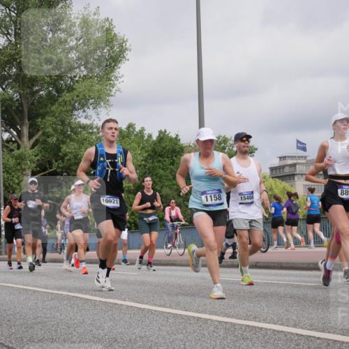 29.06.2025 - hella hamburg halbmarathon Luisa Fischer http://msf.ph/oto/8443233 29.06.2025 10:25:04 Kennedybrücke 1715, 9002, 10921, 1158, 15404, 1616, 8896, 16687, 1158, 1668, 1958, 2009, 2529, 2841, 3825, 3826, 4046, 4289, 5641, 6103, 7375, 7612, 7672, 8431, 8860, 8896, 8959, 9002, 9062, 9327, 9635, 10787 meine-sportfotos.de
