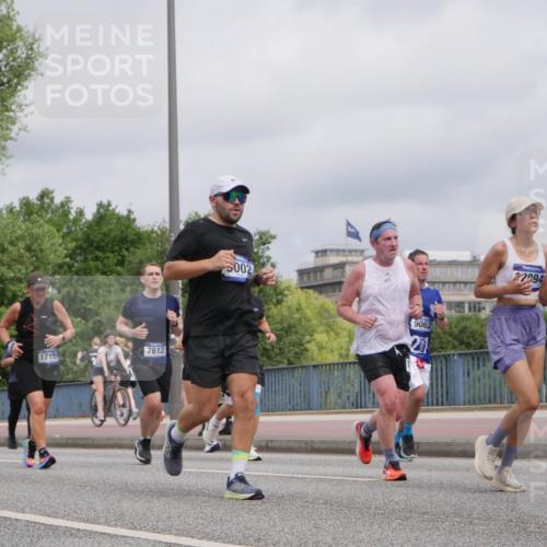 29.06.2025 - hella hamburg halbmarathon Luisa Fischer http://msf.ph/oto/8443272 29.06.2025 10:25:07 Kennedybrücke 17155, 7612, 5002, 9062, 2894, 1843, 1158, 1269, 1668, 2009, 3825, 3826, 4046, 4289, 4375, 7375, 7612, 8431, 8860, 8896, 9002, 9062, 9327, 9635, 9788 meine-sportfotos.de