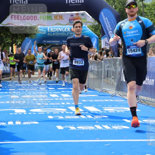 29.06.2025 - hella hamburg halbmarathon Strokosch-Dieckow http://msf.ph/oto/8443292 29.06.2025 10:40:06 Ziel 2826, 3547, 4381, 5007, 5050, 5409, 5410, 5508, 5916, 6080, 7495, 8465, 8933, 10968, 11731, 12091, 12704, 13514, 13667, 15424, 17973, 18979 meine-sportfotos.de