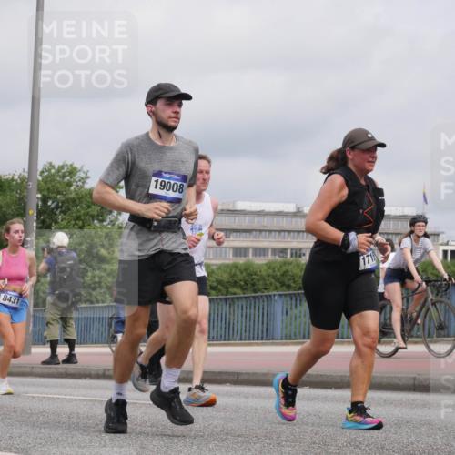 29.06.2025 - hella hamburg halbmarathon Luisa Fischer http://msf.ph/oto/8443307 29.06.2025 10:25:10 Kennedybrücke 8431, 19008, 1715, 1269, 2009, 4289, 4375, 4376, 6676, 7375, 7612, 8431, 9002, 9062, 9327, 9788, 10167 meine-sportfotos.de