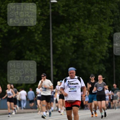 29.06.2025 - hella hamburg halbmarathon Dr. Thomas Lammeyer http://msf.ph/oto/8443348 29.06.2025 10:57:32 Kennedybrücke 2291, 2420, 4595, 6041, 6044, 7032, 7039, 7690, 7890, 8414, 9368, 10080, 10417, 10490, 10568, 10879, 10981, 11268 meine-sportfotos.de