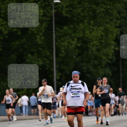 29.06.2025 - hella hamburg halbmarathon Dr. Thomas Lammeyer http://msf.ph/oto/8443363 29.06.2025 10:57:32 Kennedybrücke 2291, 2420, 4595, 6041, 6044, 7032, 7039, 7690, 7890, 8414, 9368, 10080, 10417, 10490, 10568, 10879, 10981, 11268 meine-sportfotos.de