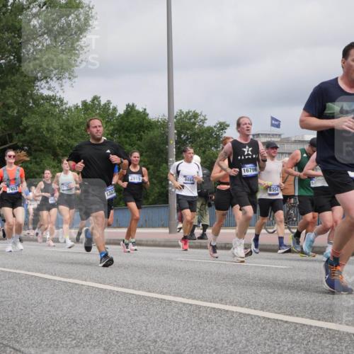 29.06.2025 - hella hamburg halbmarathon Luisa Fischer http://msf.ph/oto/8443402 29.06.2025 10:25:18 Kennedybrücke 14525, 3172, 1963, 1615, 1755, 2919, 16796, 8884, 1323, 8954, 29, 29, 1269, 1294, 1419, 1963, 2063, 2172, 2919, 3172, 4375, 4376, 6676, 8884, 8954, 9788, 9807, 10167, 10710 meine-sportfotos.de