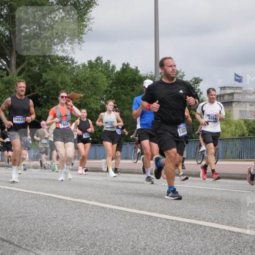 29.06.2025 - hella hamburg halbmarathon Luisa Fischer http://msf.ph/oto/8443417 29.06.2025 10:25:19 Kennedybrücke 980, 14525, 18661, 122, 10710, 1963, 16154, 1759, 294, 1323, 8884, 21, 1, 167, 1269, 1294, 1419, 1963, 2063, 2172, 2919, 3108, 3172, 3768, 3946, 4375, 4376, 6676, 8884, 8954, 9807, 10167, 10710 meine-sportfotos.de