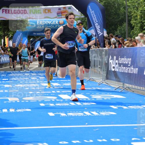 29.06.2025 - hella hamburg halbmarathon Strokosch-Dieckow http://msf.ph/oto/8443442 29.06.2025 10:40:05 Ziel 2826, 3547, 4381, 5007, 5050, 5375, 5409, 5508, 5916, 6080, 7495, 8933, 10968, 11731, 12091, 13514, 13667, 15424, 17973, 18979 meine-sportfotos.de