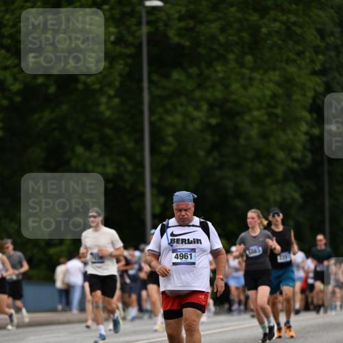 29.06.2025 - hella hamburg halbmarathon Dr. Thomas Lammeyer http://msf.ph/oto/8443448 29.06.2025 10:57:33 Kennedybrücke 2291, 2420, 4595, 6041, 6044, 7032, 7039, 7690, 7890, 8414, 9368, 10080, 10417, 10490, 10568, 10879, 10981, 11268 meine-sportfotos.de