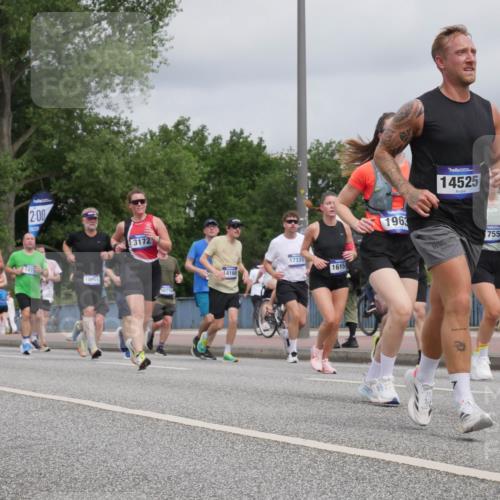 29.06.2025 - hella hamburg halbmarathon Luisa Fischer http://msf.ph/oto/8443451 29.06.2025 10:25:21 Kennedybrücke 2, 00, 980, 1419, 3172, 18661, 10710, 4168, 17335, 1615, 14525, 1963, 7556, 1294, 1419, 1963, 2063, 2172, 2919, 3108, 3172, 3735, 3768, 3946, 4376, 4556, 5079, 6030, 6676, 6805, 8884, 8954, 9516, 9807, 10167, 10710 meine-sportfotos.de
