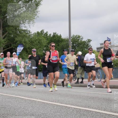 29.06.2025 - hella hamburg halbmarathon Luisa Fischer http://msf.ph/oto/8443469 29.06.2025 10:25:22 Kennedybrücke 2, 00, 680, 19154, 807, 1741, 419, 1860, 3172, 17335, 141, 1615, 1294, 14168, 1294, 1419, 1963, 2063, 2172, 2919, 3108, 3172, 3735, 3768, 3946, 4376, 4556, 5079, 6030, 6676, 6805, 7794, 8884, 8954, 9204, 9516, 9807, 10710 meine-sportfotos.de