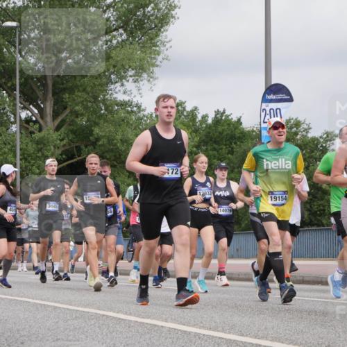 29.06.2025 - hella hamburg halbmarathon Luisa Fischer http://msf.ph/oto/8443520 29.06.2025 10:25:25 Kennedybrücke 7794, 079, 455, 149, 3946, 159, 68, 172, 200, 9807, 12933, 14079, 19154, 1294, 1419, 1598, 1963, 2063, 2172, 2919, 3108, 3172, 3458, 3735, 3768, 3946, 4114, 4556, 5079, 6030, 6303, 6805, 6849, 6977, 7162, 7794, 8884, 9204, 9516, 9807, 10241, 10663, 10710 meine-sportfotos.de