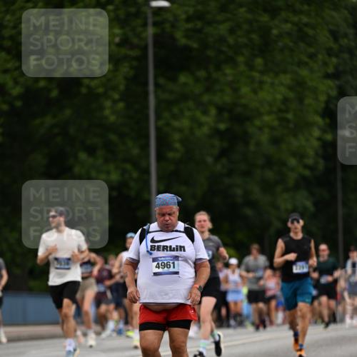 29.06.2025 - hella hamburg halbmarathon Dr. Thomas Lammeyer http://msf.ph/oto/8443555 29.06.2025 10:57:34 Kennedybrücke 2291, 4595, 6041, 6044, 7032, 7039, 7690, 7890, 8414, 9368, 10080, 10417, 10490, 10568, 10879, 10981, 11268 meine-sportfotos.de