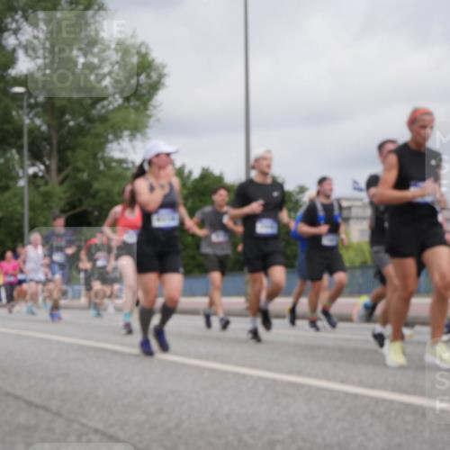 29.06.2025 - hella hamburg halbmarathon Luisa Fischer http://msf.ph/oto/8443565 29.06.2025 10:25:28 Kennedybrücke 1419, 1598, 2172, 3108, 3458, 3735, 3768, 3910, 3946, 4113, 4114, 4556, 4829, 5079, 6030, 6303, 6805, 6849, 6977, 7097, 7162, 7794, 9204, 9516, 9807, 10241, 10663, 10710 meine-sportfotos.de