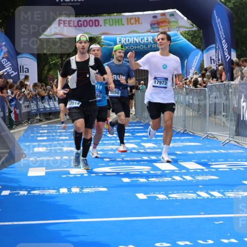 29.06.2025 - hella hamburg halbmarathon Strokosch-Dieckow http://msf.ph/oto/8443608 29.06.2025 10:40:02 Ziel 2826, 3626, 5007, 5050, 5375, 5508, 5916, 6080, 7495, 8467, 8574, 8933, 12091, 13514, 15421, 15424, 17973 meine-sportfotos.de