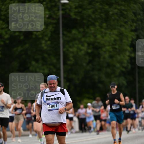 29.06.2025 - hella hamburg halbmarathon Dr. Thomas Lammeyer http://msf.ph/oto/8443633 29.06.2025 10:57:35 Kennedybrücke 1753, 2291, 4595, 6041, 6044, 7039, 7690, 7890, 8414, 8515, 9368, 10080, 10490, 10568, 10879, 10981, 11268 meine-sportfotos.de