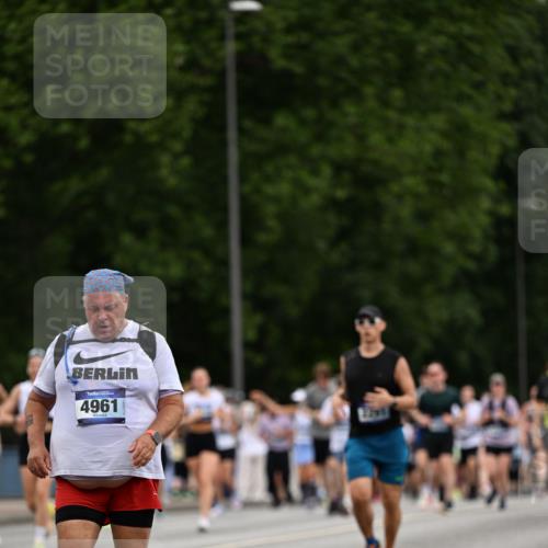 29.06.2025 - hella hamburg halbmarathon Dr. Thomas Lammeyer http://msf.ph/oto/8443726 29.06.2025 10:57:36 Kennedybrücke 1753, 2291, 4595, 6041, 6044, 7039, 7690, 7890, 8414, 8515, 9368, 10490, 10879, 10981, 11268 meine-sportfotos.de