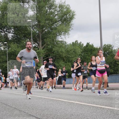 29.06.2025 - hella hamburg halbmarathon Luisa Fischer http://msf.ph/oto/8443740 29.06.2025 10:25:43 Kennedybrücke 16416, 6347, 11798, 10739, 100, 1347, 16143, 15114, 43, 10210, 4131, 8855, 2479, 3995, 4131, 4366, 4559, 4970, 6049, 6307, 6820, 6826, 6899, 7925, 8511, 8855, 8931, 10065, 10210, 10739 meine-sportfotos.de