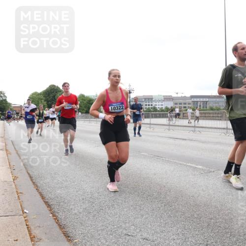 29.06.2025 - hella hamburg halbmarathon Lena Gebhardt http://msf.ph/oto/8443783 29.06.2025 10:29:44 Lombardsbrücke 1063, 1634, 10322, 1221, 1063, 1097, 1230, 1661, 1694, 2302, 2699, 3179, 3311, 3524, 3613, 4349, 4373, 4395, 4580, 5063, 5322, 5350, 6285, 6725, 7517, 7832, 8388, 8792, 8812, 8941, 9095, 9714, 9937, 10162, 10322, 10641, 10808, 10996, 11249, 11269, 11376, 11444, 11634, 11792, 11803, 11989, 12086, 12216, 12227, 12305, 12537, 13031, 13382, 13810, 14644, 15266, 16306, 16659, 16662, 16676, 17496, 17529, 17945, 18298, 18299, 18385, 18414 meine-sportfotos.de