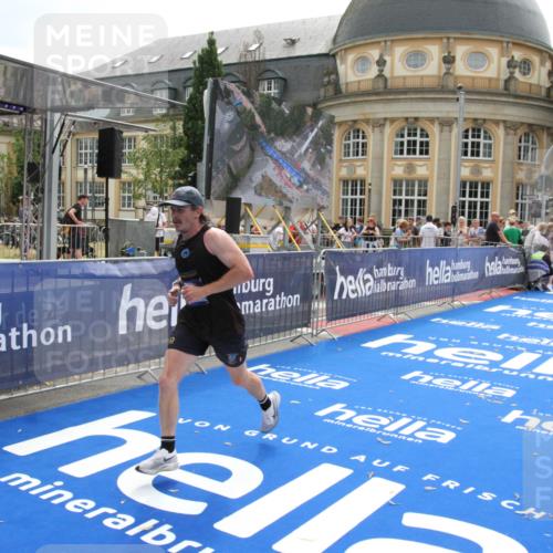 29.06.2025 - hella hamburg halbmarathon Michael Strokosch http://msf.ph/oto/8443791 29.06.2025 10:25:57 Ziel 9767, 10468, 17258, 18692 meine-sportfotos.de