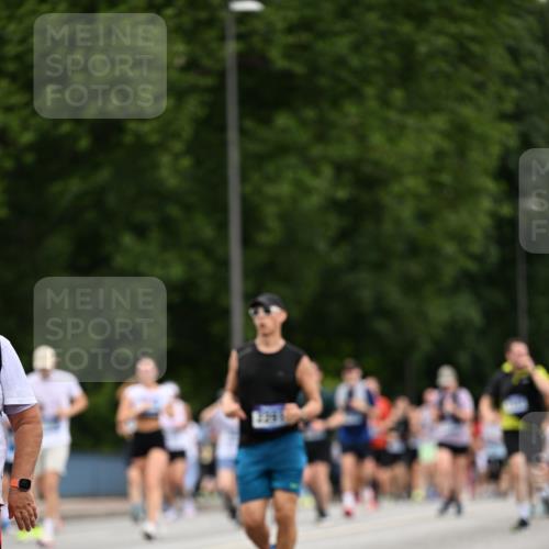 29.06.2025 - hella hamburg halbmarathon Dr. Thomas Lammeyer http://msf.ph/oto/8443799 29.06.2025 10:57:38 Kennedybrücke 1753, 2291, 4595, 6041, 6044, 7039, 7611, 7890, 8414, 8515, 9103, 9368, 9545, 10490, 10879, 10981, 11268 meine-sportfotos.de