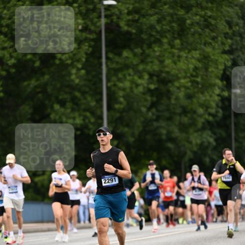 29.06.2025 - hella hamburg halbmarathon Dr. Thomas Lammeyer http://msf.ph/oto/8443816 29.06.2025 10:57:38 Kennedybrücke 1753, 2291, 4595, 6041, 6044, 7039, 7611, 7890, 8414, 8515, 9103, 9368, 9545, 10490, 10879, 10981, 11268 meine-sportfotos.de