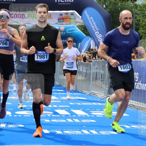29.06.2025 - hella hamburg halbmarathon Strokosch-Dieckow http://msf.ph/oto/8443834 29.06.2025 10:39:54 Ziel 1603, 1975, 2525, 2563, 2573, 3626, 4766, 5050, 5375, 6080, 6149, 7981, 8467, 8574, 11714, 15421, 15813 meine-sportfotos.de