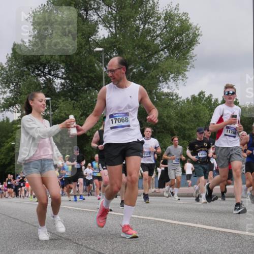 29.06.2025 - hella hamburg halbmarathon Luisa Fischer http://msf.ph/oto/8443839 29.06.2025 10:25:48 Kennedybrücke 719, 3430, 7188, 17068, 6347, 17804, 14906, 11798, 17593, 10917, 6049, 2479, 2886, 3430, 3995, 4131, 4190, 4266, 4366, 4559, 4970, 6049, 6820, 6826, 6881, 7188, 7190, 7276, 7925, 8855, 8931, 9392, 10065, 10210 meine-sportfotos.de
