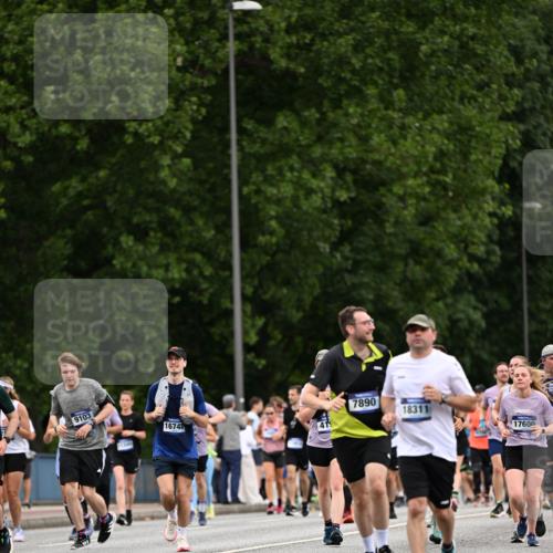 29.06.2025 - hella hamburg halbmarathon Dr. Thomas Lammeyer http://msf.ph/oto/8443841 29.06.2025 10:57:42 Kennedybrücke 1753, 2291, 4595, 5562, 6041, 6044, 6913, 7039, 7611, 7890, 8212, 8414, 8515, 9103, 9368, 9545, 9685, 10490, 10981, 11268 meine-sportfotos.de