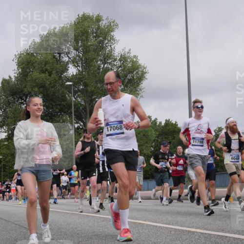 29.06.2025 - hella hamburg halbmarathon Luisa Fischer http://msf.ph/oto/8443847 29.06.2025 10:25:48 Kennedybrücke 1724, 7183, 7291, 17068, 7804, 11798, 16143, 0917, 6049, 2479, 2479, 2886, 3430, 3995, 4131, 4190, 4266, 4366, 4559, 4970, 6049, 6820, 6826, 6881, 7188, 7190, 7276, 7925, 8855, 8931, 9392, 10065, 10210 meine-sportfotos.de