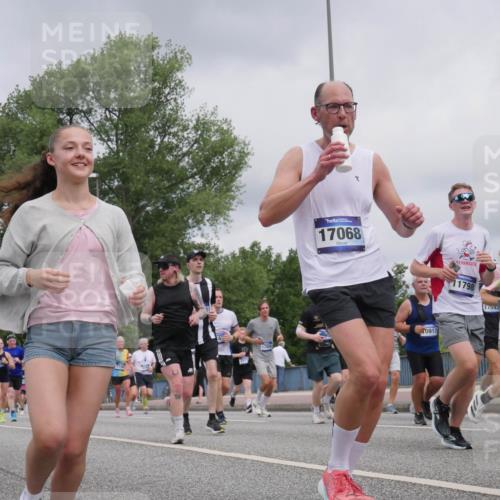 29.06.2025 - hella hamburg halbmarathon Luisa Fischer http://msf.ph/oto/8443861 29.06.2025 10:25:49 Kennedybrücke 17068, 1798, 17593, 6049, 17804, 0917, 143, 2479, 2744, 2886, 3430, 3995, 4131, 4190, 4266, 4366, 4970, 6049, 6820, 6826, 6881, 7188, 7190, 7276, 7925, 8855, 8931, 9392, 10065, 10210, 10573 meine-sportfotos.de