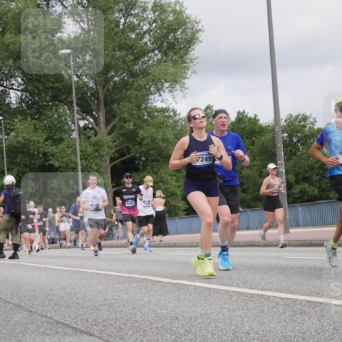 29.06.2025 - hella hamburg halbmarathon Luisa Fischer http://msf.ph/oto/8443879 29.06.2025 10:25:54 Kennedybrücke 6881, 7249, 7190, 3430, 2479, 2744, 2886, 3430, 3600, 4190, 4266, 6048, 6826, 6881, 7188, 7190, 7276, 9392, 10210, 10432, 10573 meine-sportfotos.de