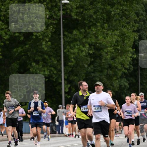 29.06.2025 - hella hamburg halbmarathon Dr. Thomas Lammeyer http://msf.ph/oto/8443885 29.06.2025 10:57:42 Kennedybrücke 1753, 2291, 4595, 5562, 6041, 6044, 6913, 7039, 7611, 7890, 8212, 8414, 8515, 9103, 9368, 9545, 9685, 10490, 10981, 11268 meine-sportfotos.de