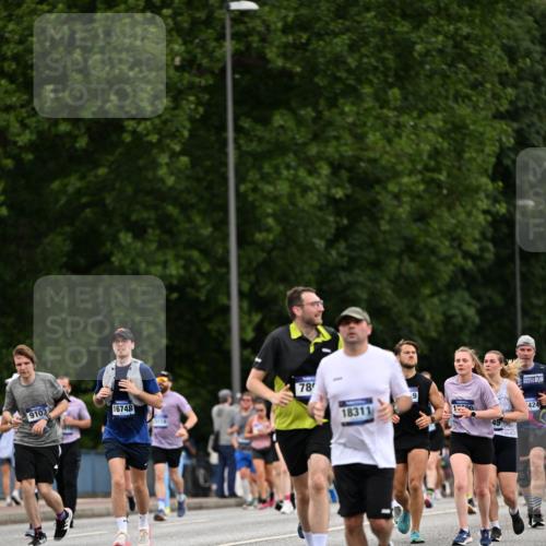 29.06.2025 - hella hamburg halbmarathon Dr. Thomas Lammeyer http://msf.ph/oto/8443890 29.06.2025 10:57:43 Kennedybrücke 1753, 2291, 4595, 5562, 6041, 6044, 6913, 7039, 7611, 7890, 8212, 8414, 8515, 9103, 9368, 9545, 9685, 10490, 10981, 11268 meine-sportfotos.de