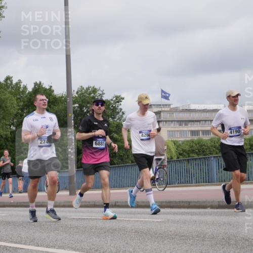 29.06.2025 - hella hamburg halbmarathon Luisa Fischer http://msf.ph/oto/8443930 29.06.2025 10:25:57 Kennedybrücke 10432, 274, 6881, 426, 4190, 2744, 2886, 3430, 3600, 3601, 4190, 4266, 6048, 6881, 7188, 7190, 7276, 9392, 10432, 10573 meine-sportfotos.de