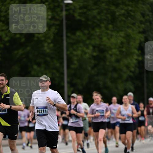 29.06.2025 - hella hamburg halbmarathon Dr. Thomas Lammeyer http://msf.ph/oto/8443951 29.06.2025 10:57:44 Kennedybrücke 1753, 2291, 4595, 5562, 6041, 6044, 6913, 7039, 7611, 7890, 8212, 8414, 8515, 9103, 9368, 9545, 9685, 10490, 11268 meine-sportfotos.de