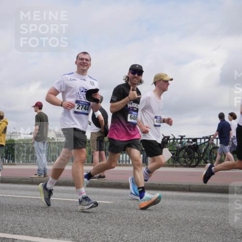 29.06.2025 - hella hamburg halbmarathon Luisa Fischer http://msf.ph/oto/8443967 29.06.2025 10:26:00 Kennedybrücke 2744, 2024, 688, 426, 2744, 3600, 3601, 4190, 4266, 4969, 6048, 6747, 6881, 7891, 9256, 9392, 10432, 10573 meine-sportfotos.de