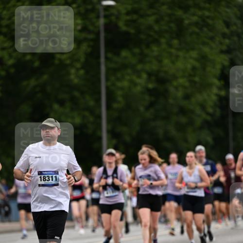 29.06.2025 - hella hamburg halbmarathon Dr. Thomas Lammeyer http://msf.ph/oto/8443974 29.06.2025 10:57:45 Kennedybrücke 1753, 2291, 5562, 6041, 6044, 6913, 7039, 7611, 7890, 8212, 8414, 8515, 8906, 9103, 9368, 9545, 9685, 10490, 11268 meine-sportfotos.de