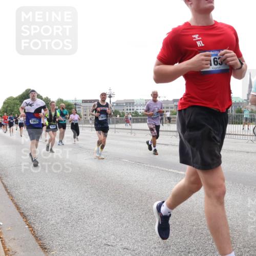 29.06.2025 - hella hamburg halbmarathon Lena Gebhardt http://msf.ph/oto/8443999 29.06.2025 10:29:46 Lombardsbrücke 1063, 13810, 18365, 3524, 63, 1063, 1097, 1230, 1661, 1694, 2302, 2699, 3179, 3311, 3524, 3613, 4349, 4395, 4580, 5063, 5322, 5350, 6285, 6725, 7517, 7832, 8388, 8792, 8812, 8941, 9095, 9714, 9937, 10162, 10322, 10641, 10996, 11249, 11269, 11376, 11444, 11634, 11792, 11803, 12086, 12216, 12227, 12305, 12537, 13031, 13382, 13810, 14644, 15266, 16306, 16659, 16662, 16676, 16769, 17496, 17529, 17945, 18298, 18299, 18385 meine-sportfotos.de
